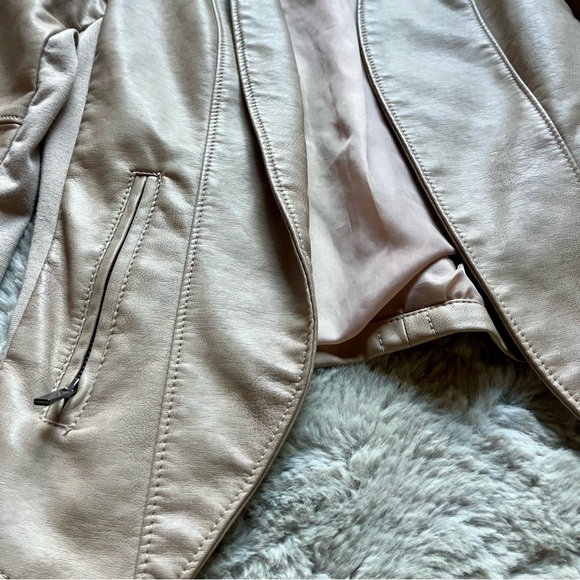Dynamite soft creamy pink faux leather blazer jacket XS small - Picture 2 of 5